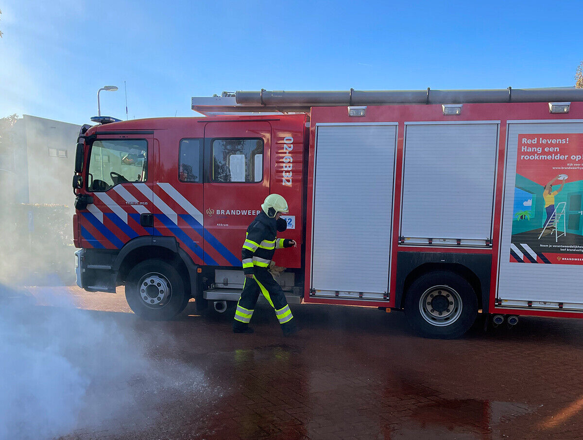 grietje-brandweerauto-rook